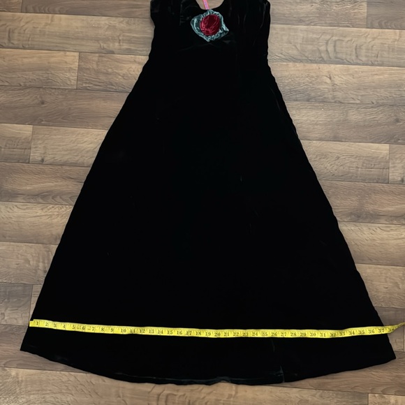 Unif Size Extra Small Rhianne Dress NWT Black Velvet Midi Rose Whimsygoth Vampy - Picture 7 of 15